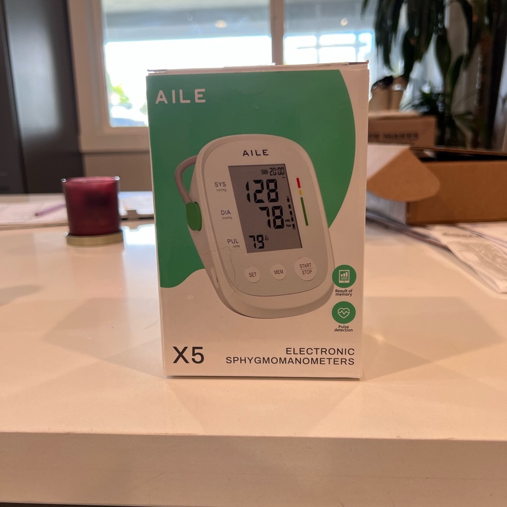 White Electronic Sphygmomanometer X5